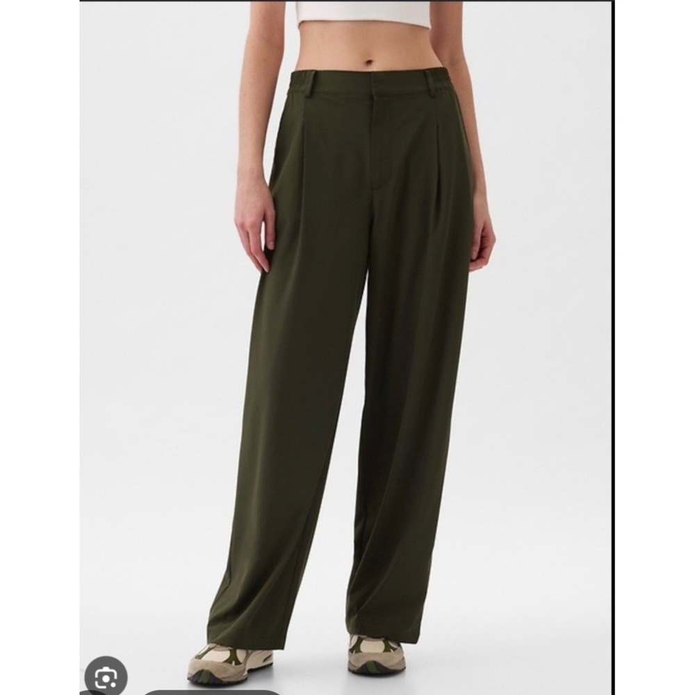 GapFit Runaround Highโ Rise Wide Leg Trousers Green M Tall 874060-02-1